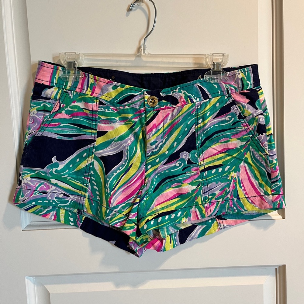 Lilly Pulitzer size 4, Luna short, navy/pink/green pattern